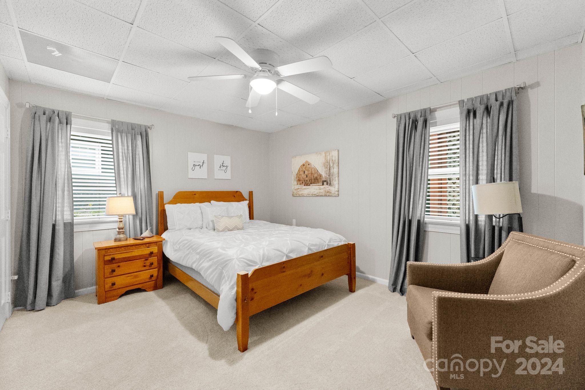 340 N Oakwood Drive