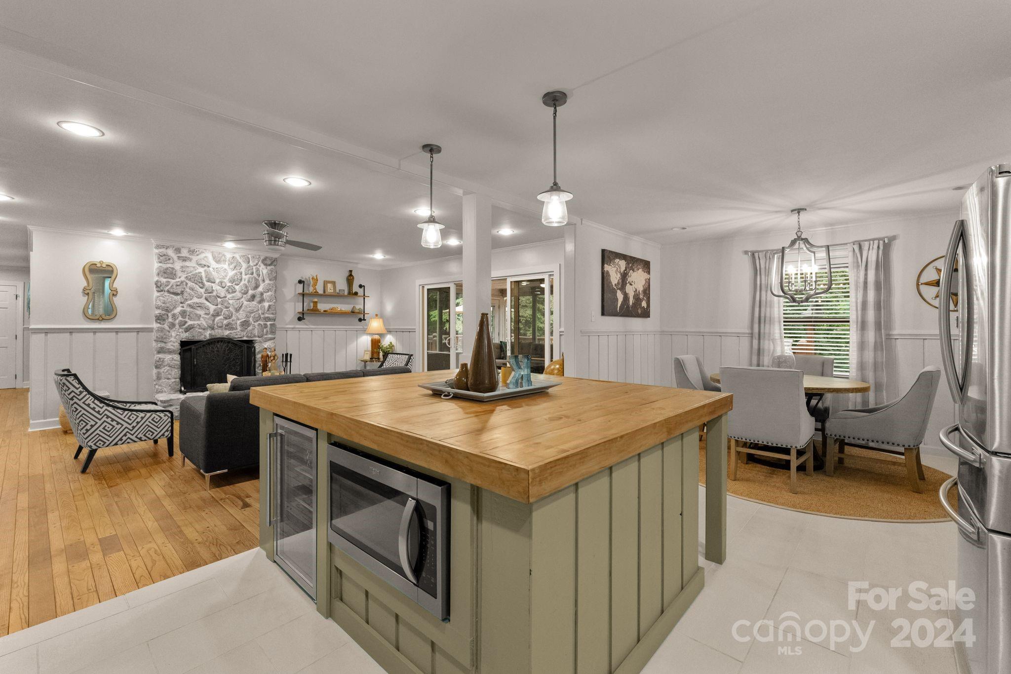 340 N Oakwood Drive