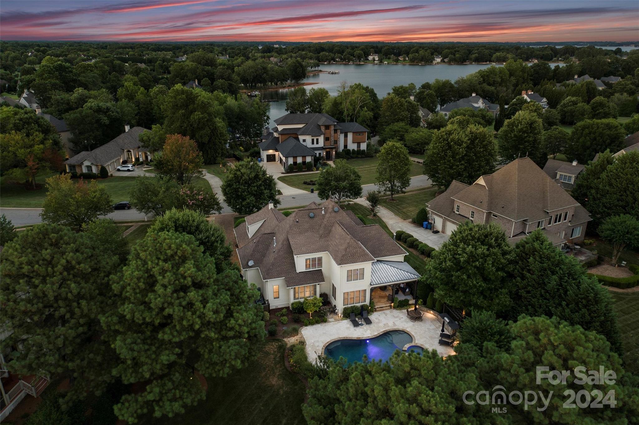 137 Cape Cod Way