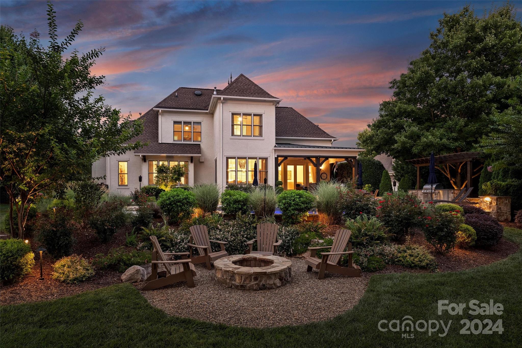 137 Cape Cod Way