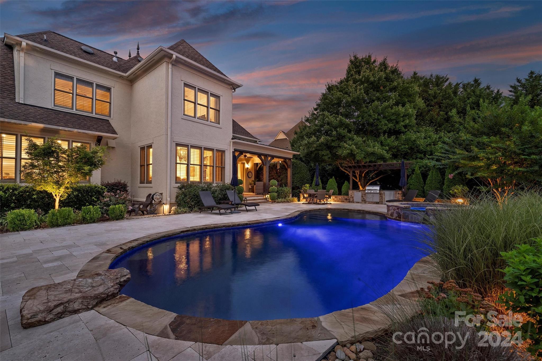 137 Cape Cod Way
