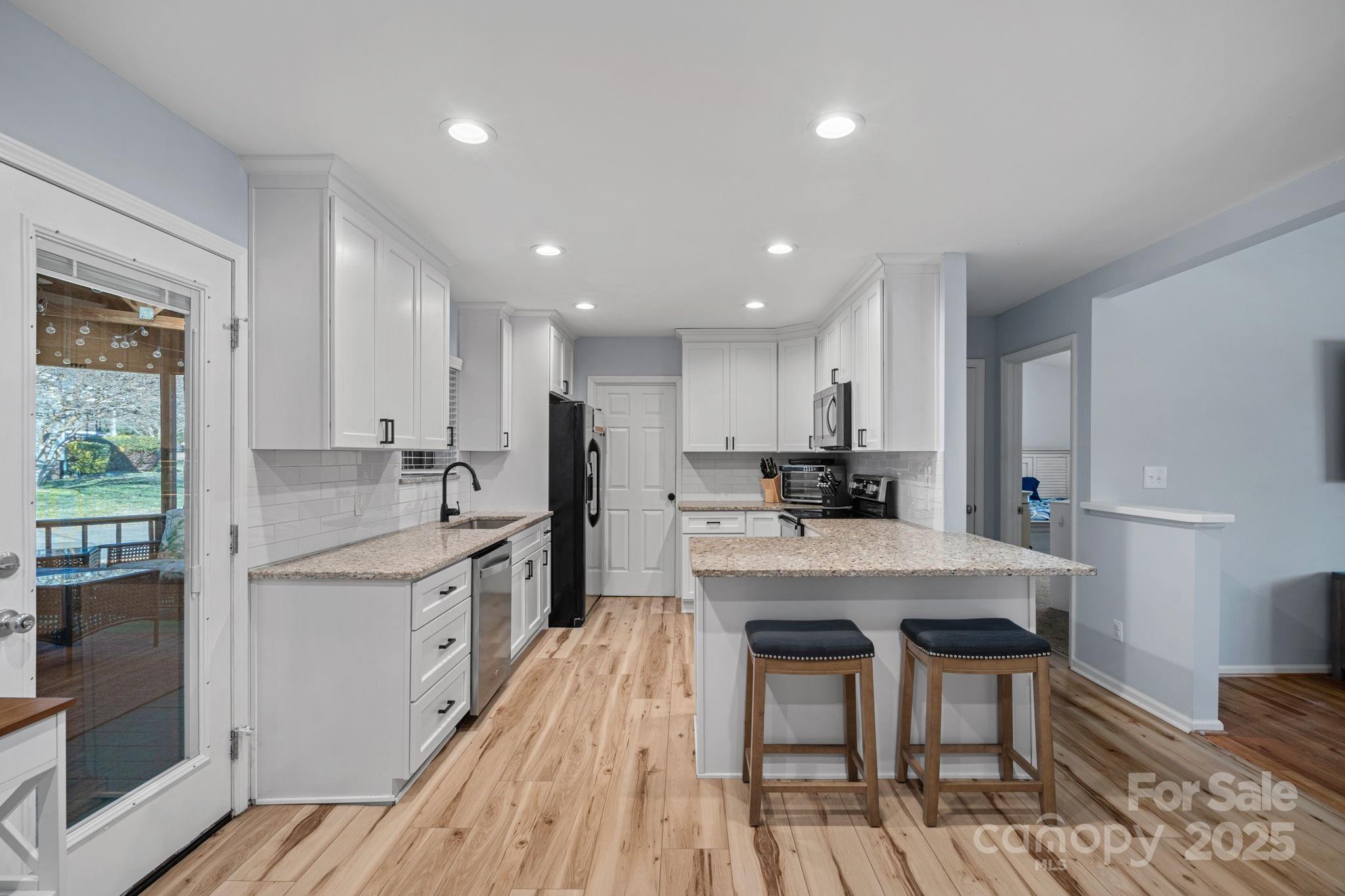 331 Shoreline Loop