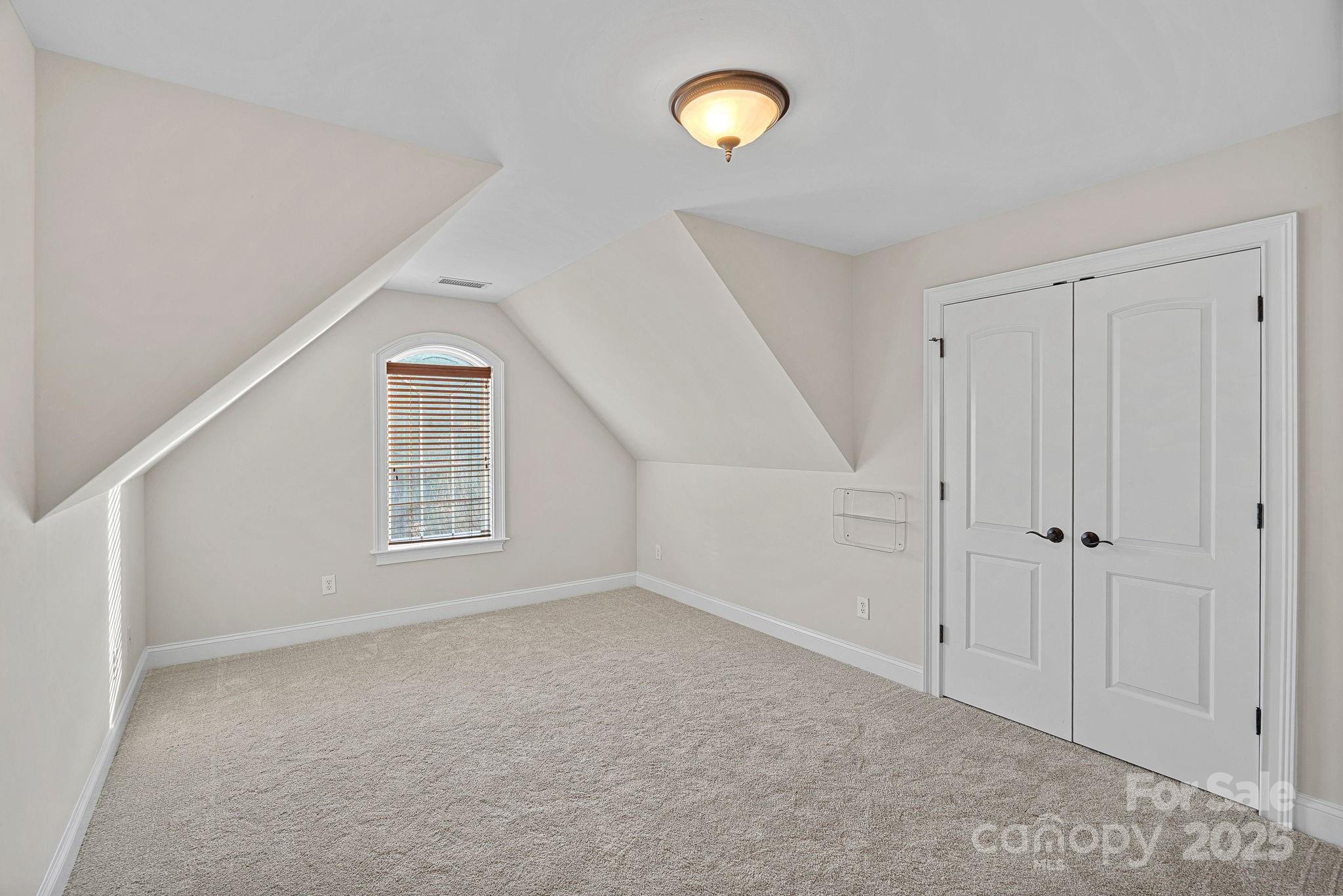 255 Honeysuckle Creek Loop