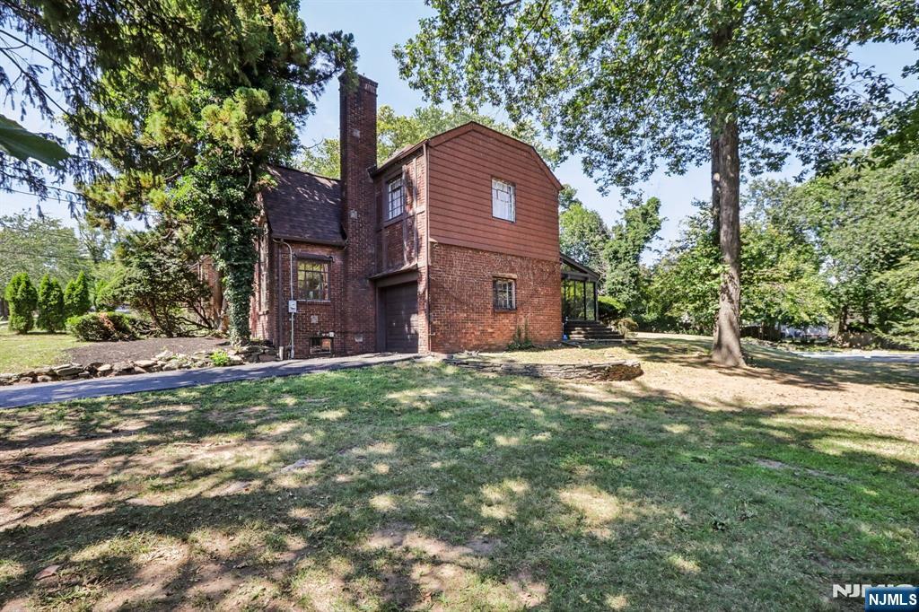 27 Johnson Avenue