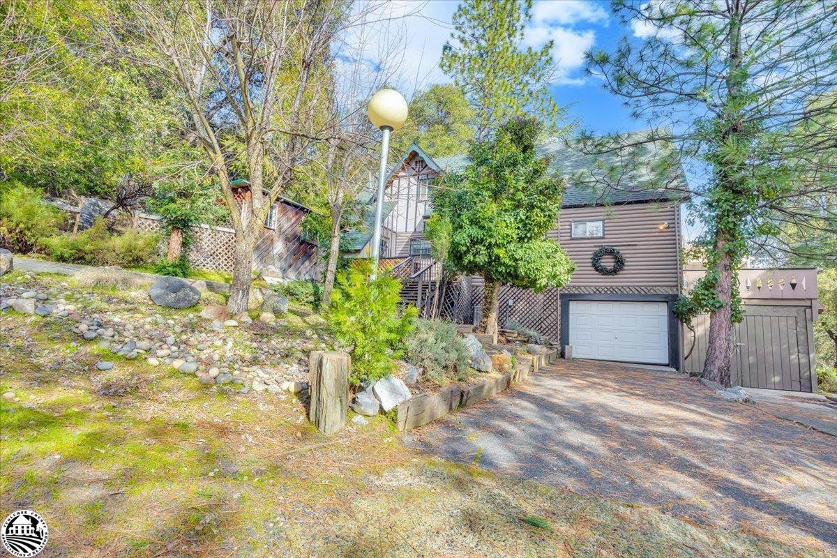 16538 Creekside