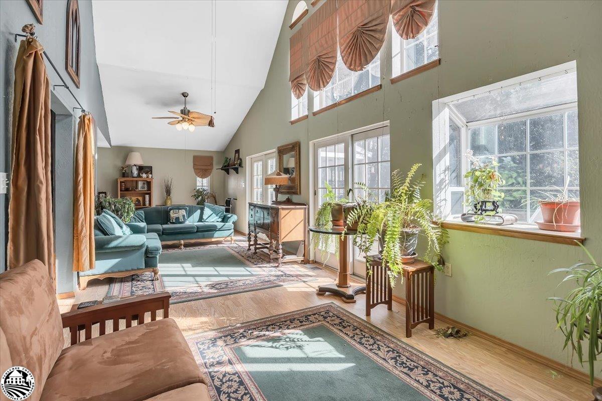 16538 Creekside