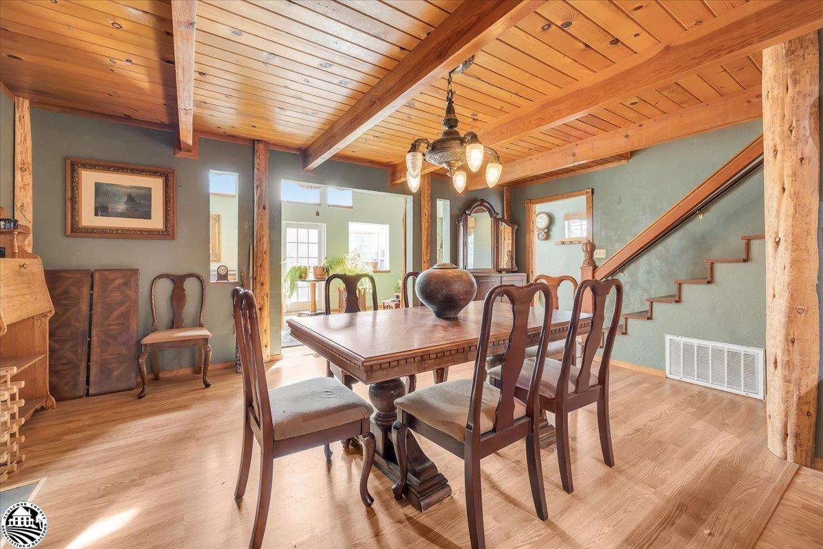 16538 Creekside