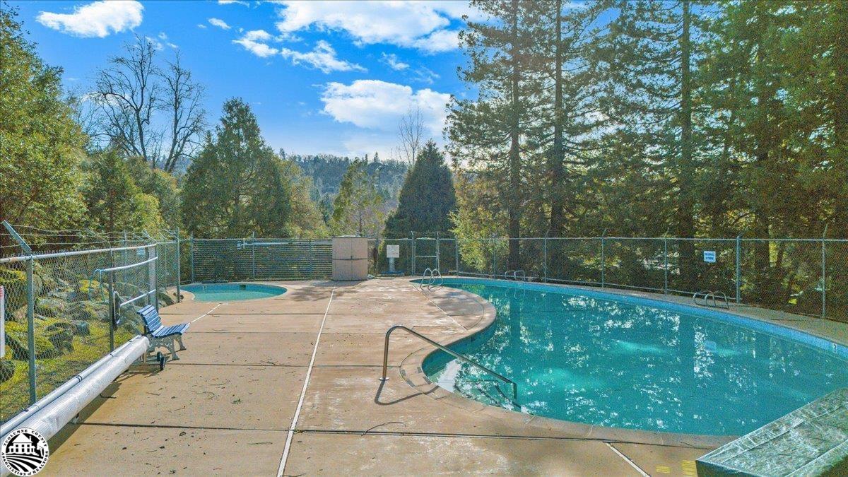 16538 Creekside