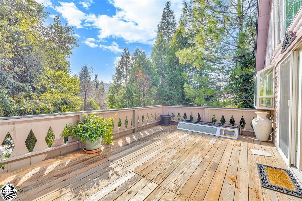 16538 Creekside