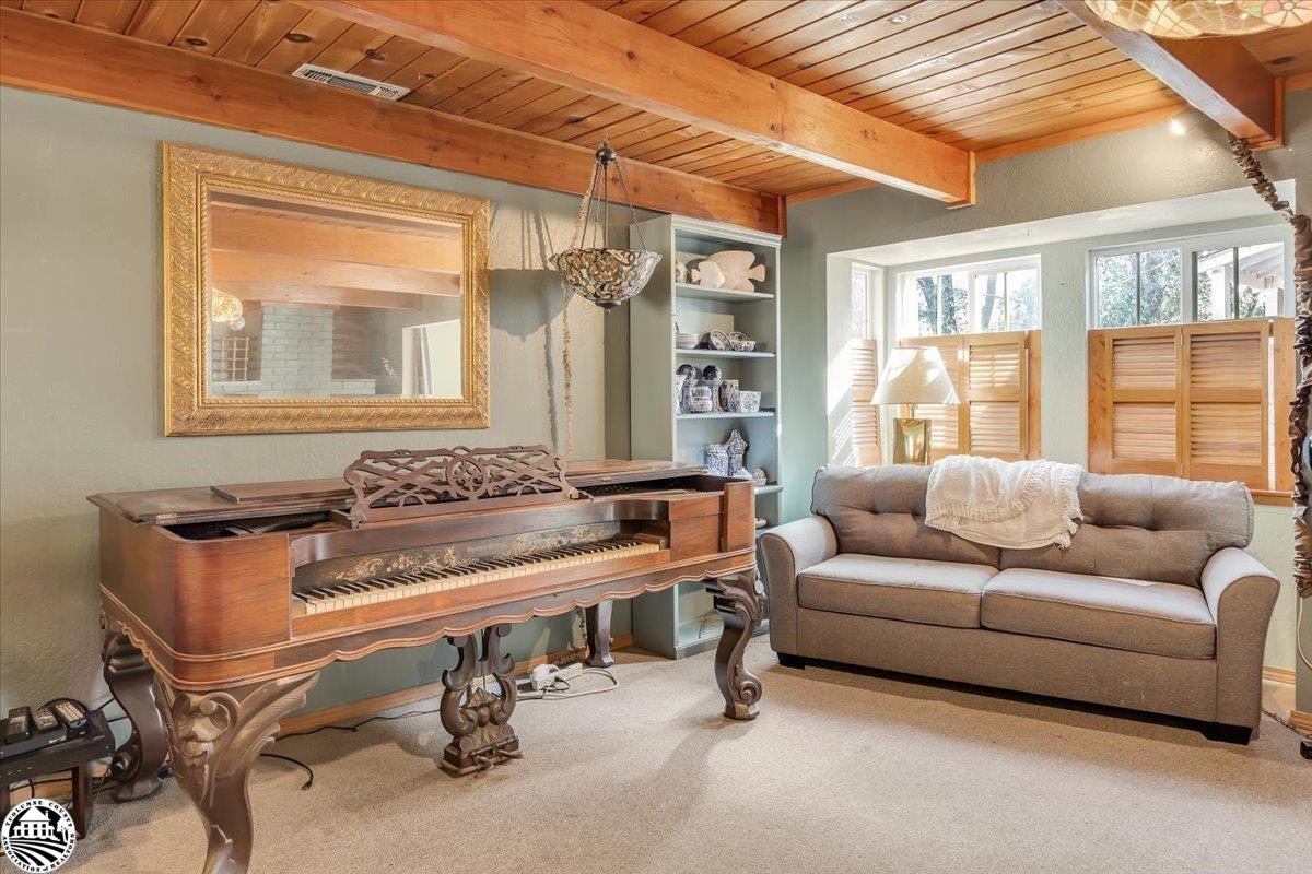 16538 Creekside