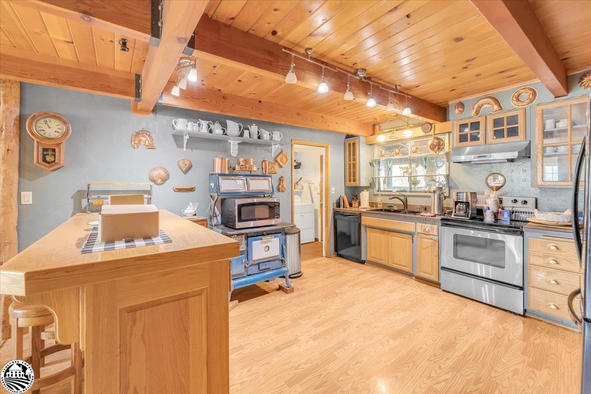 16538 Creekside