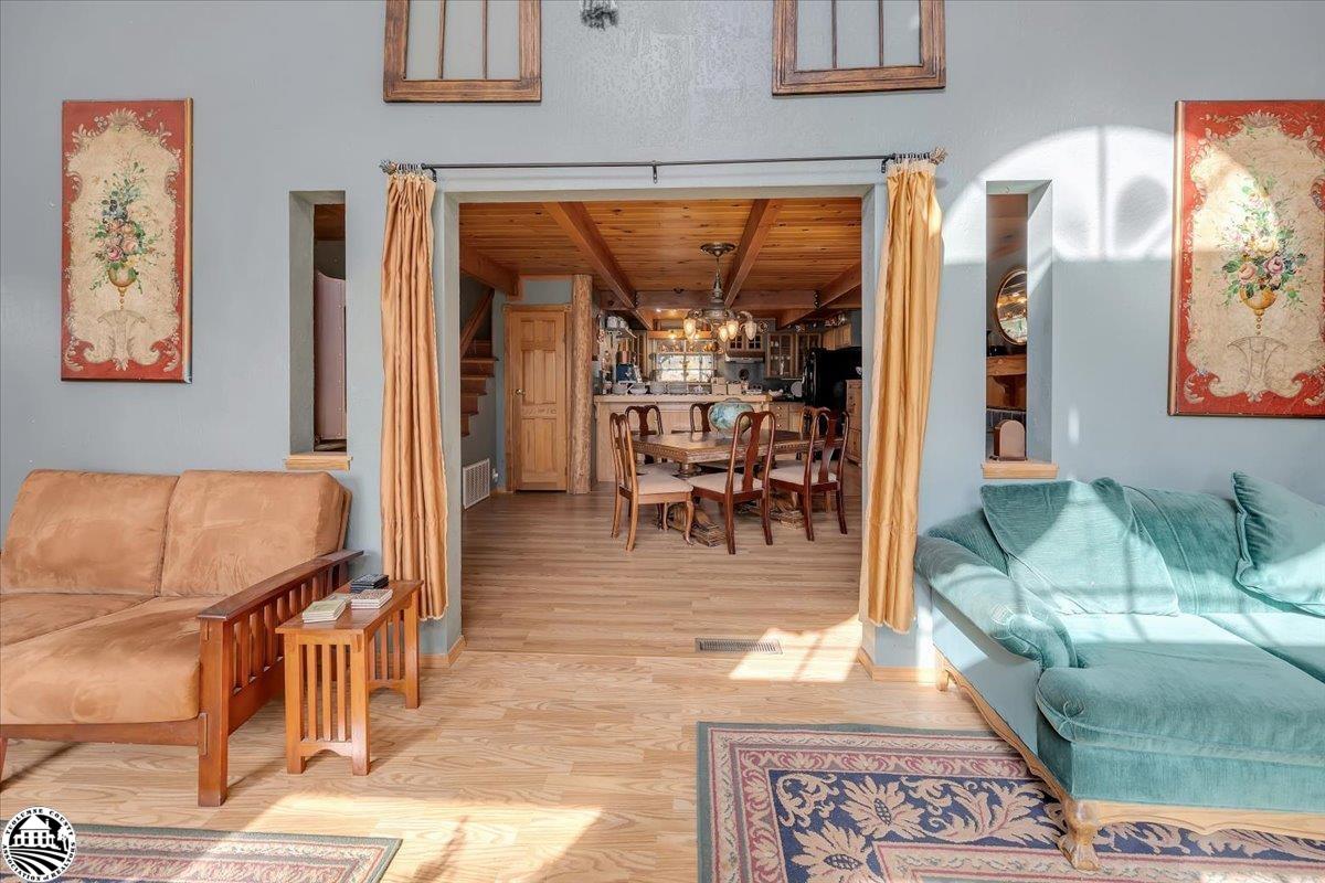 16538 Creekside