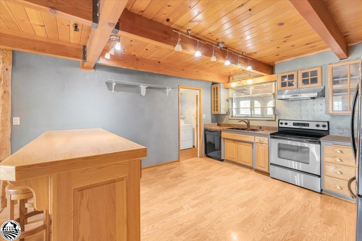 16538 Creekside