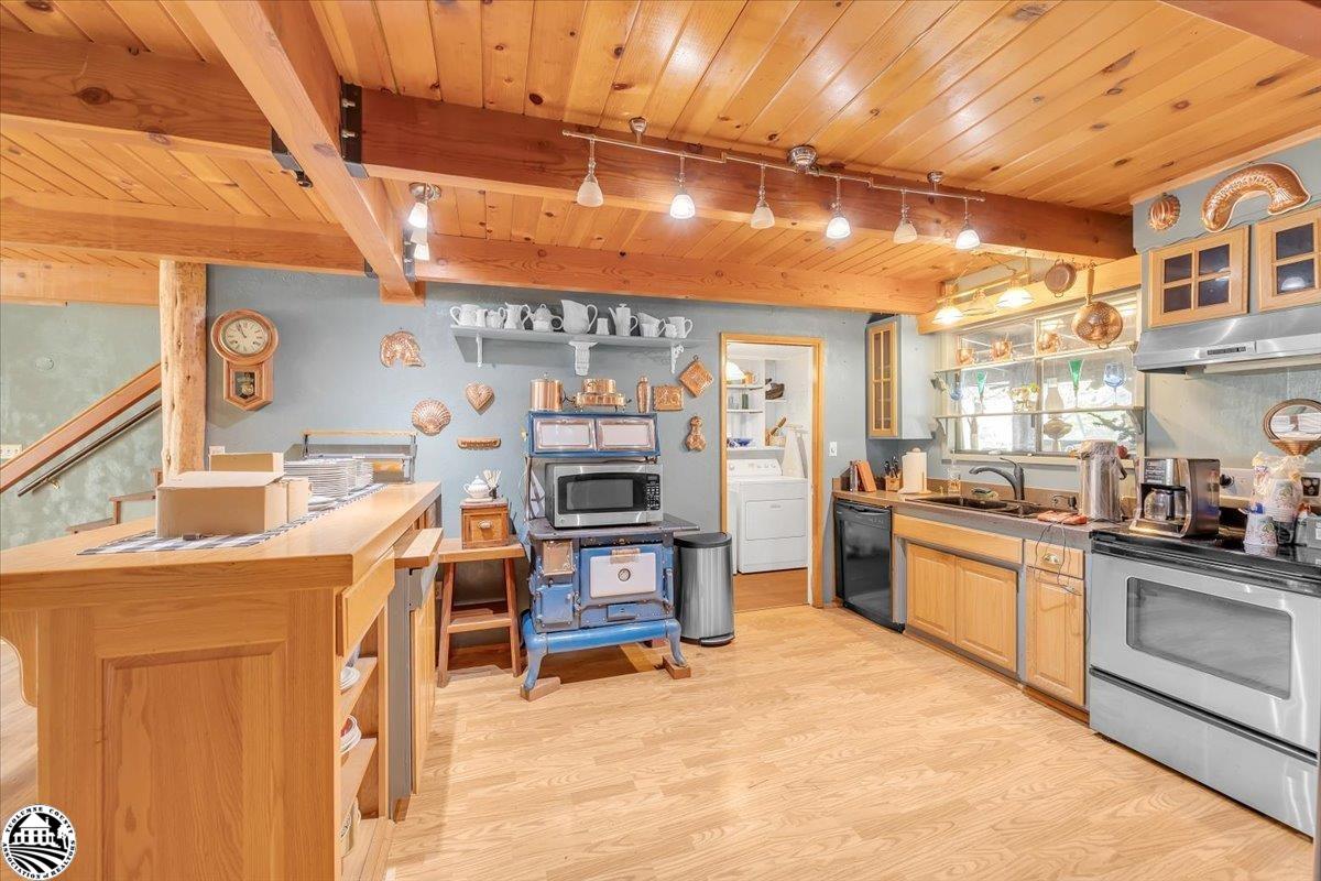 16538 Creekside