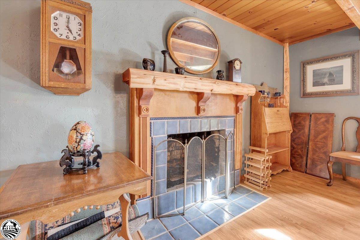 16538 Creekside