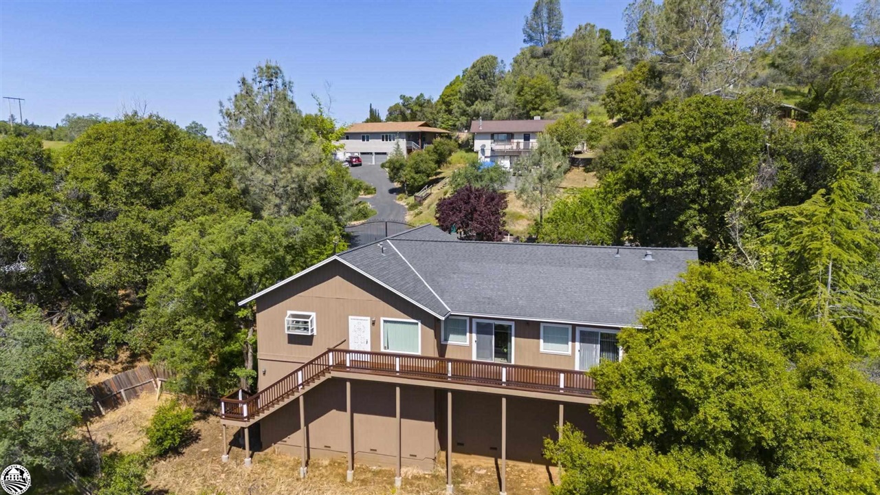 17313 Valley Oak
