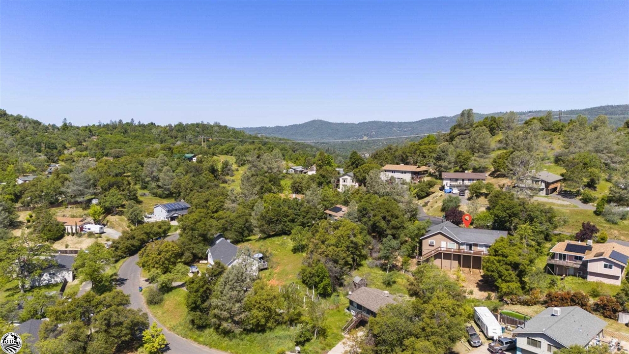 17313 Valley Oak