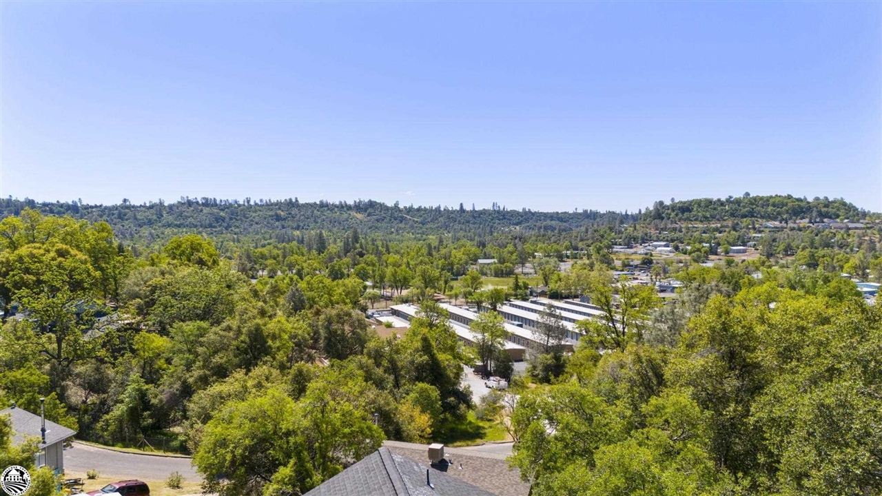 17313 Valley Oak