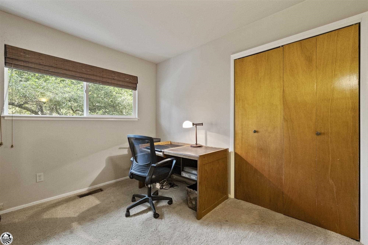 21049 Niagara River Dr.