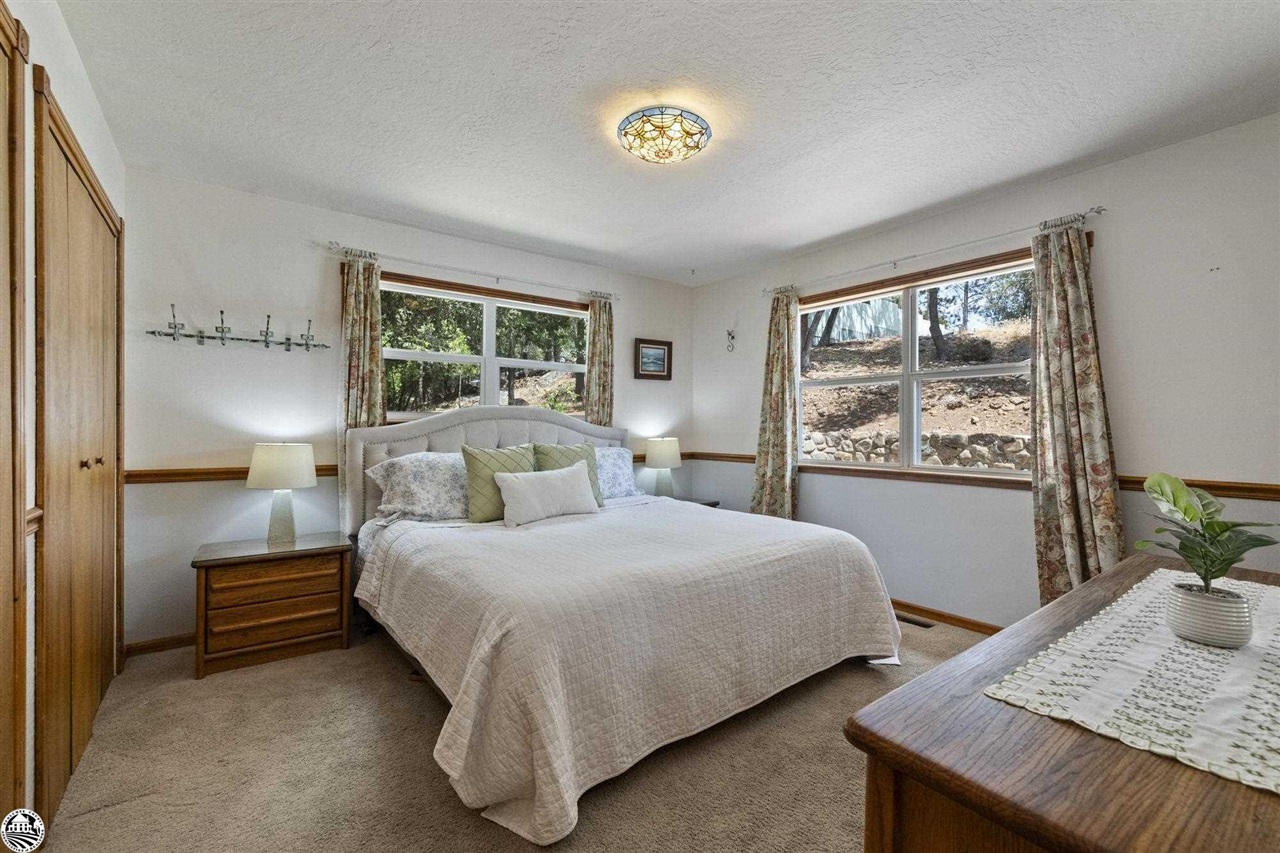21049 Niagara River Dr.