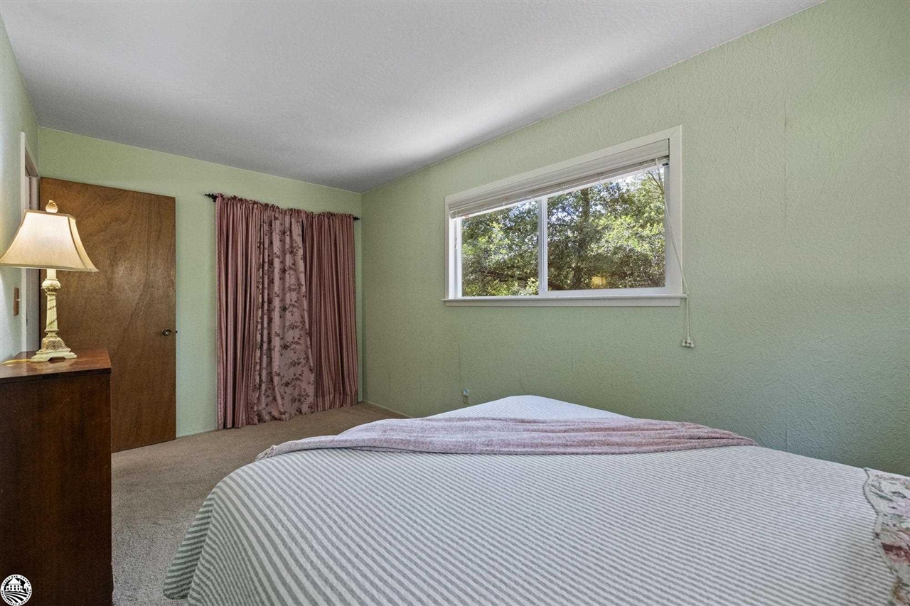 21049 Niagara River Dr.