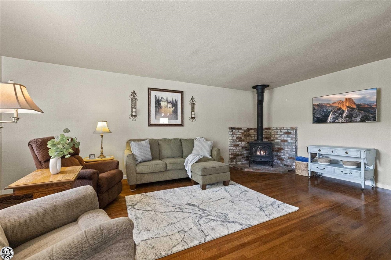 21049 Niagara River Dr.