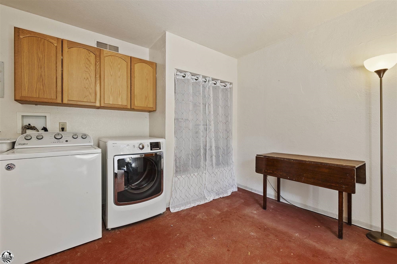 21049 Niagara River Dr.