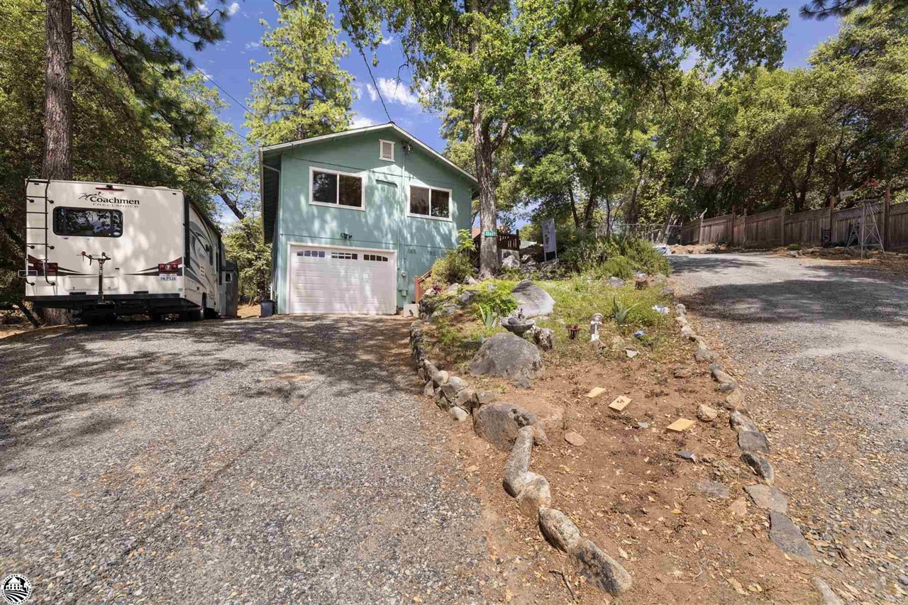 21049 Niagara River Dr.