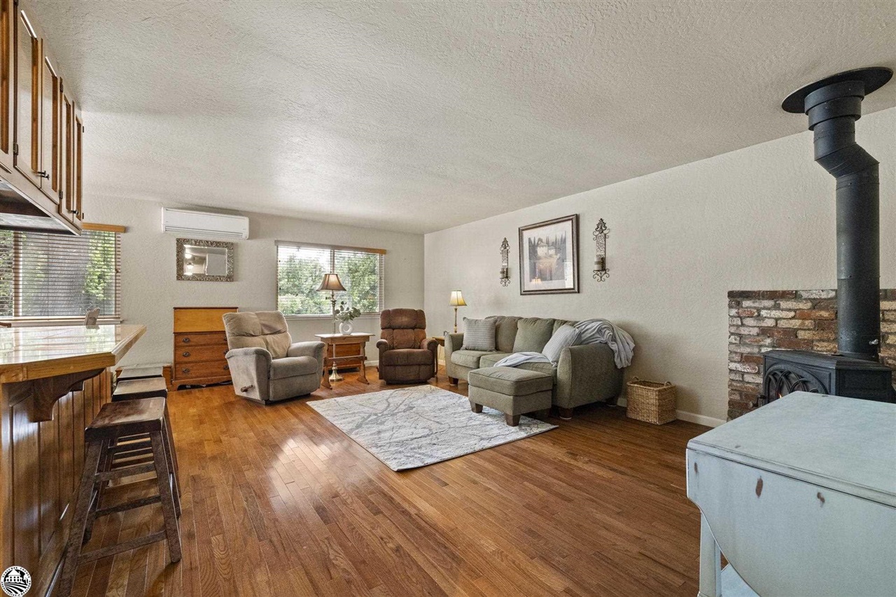 21049 Niagara River Dr.