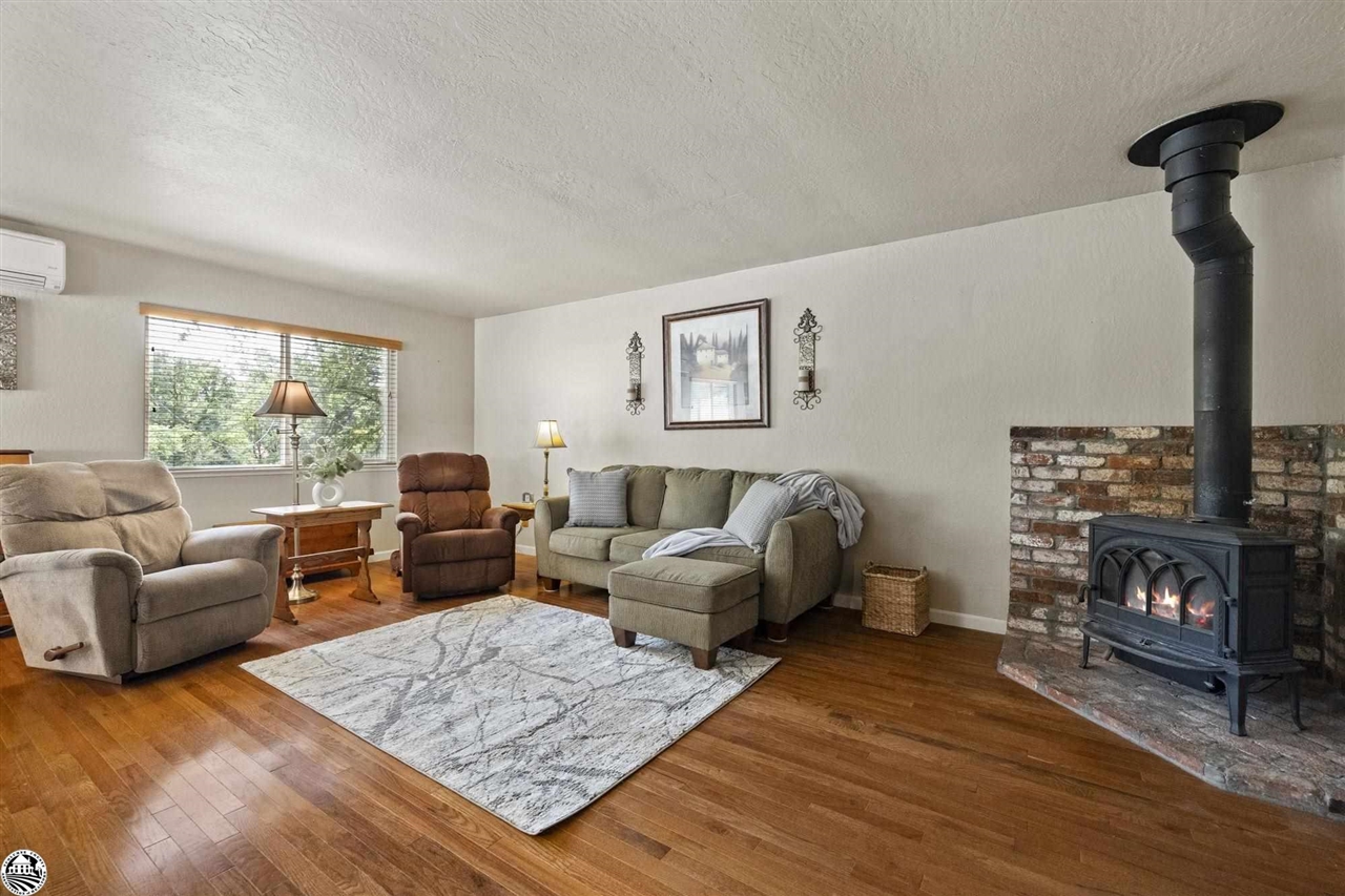 21049 Niagara River Dr.