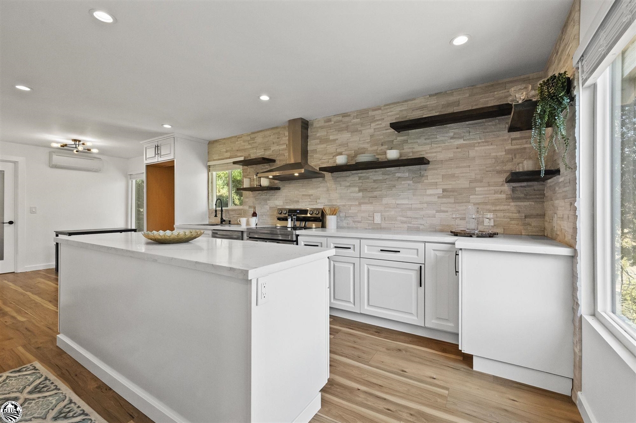 601 E Jackson