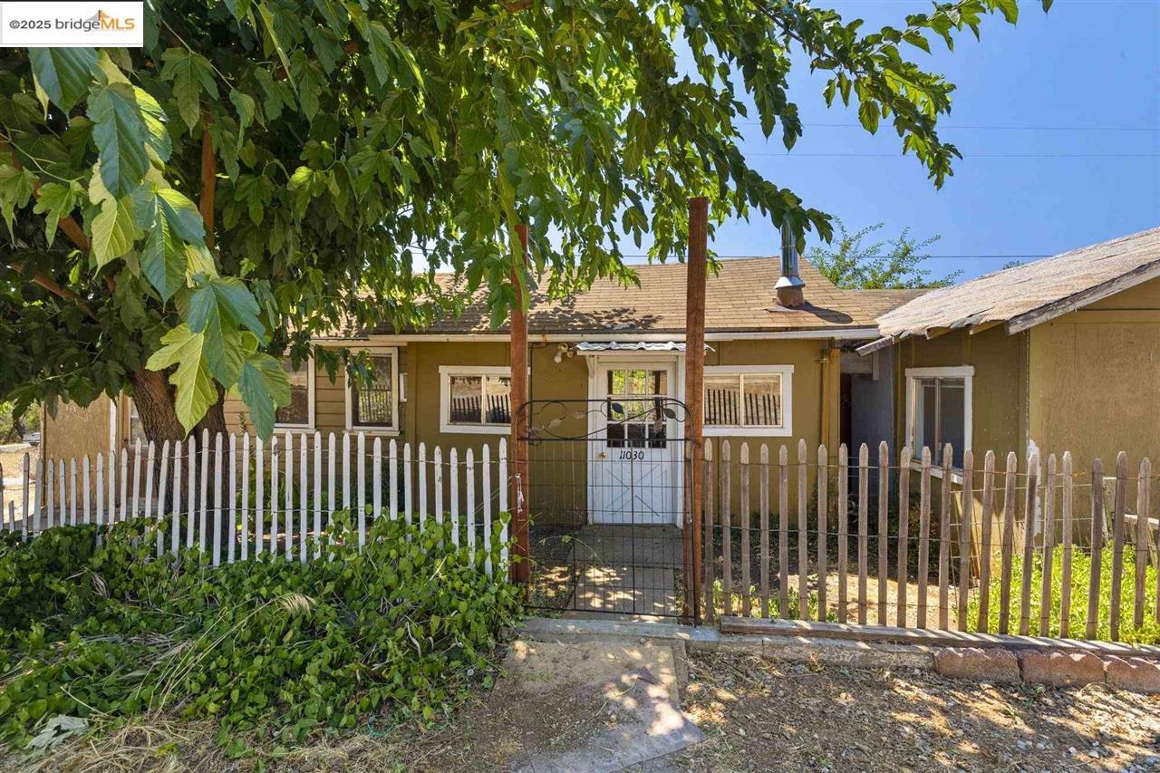 11042 Campo Seco Rd.