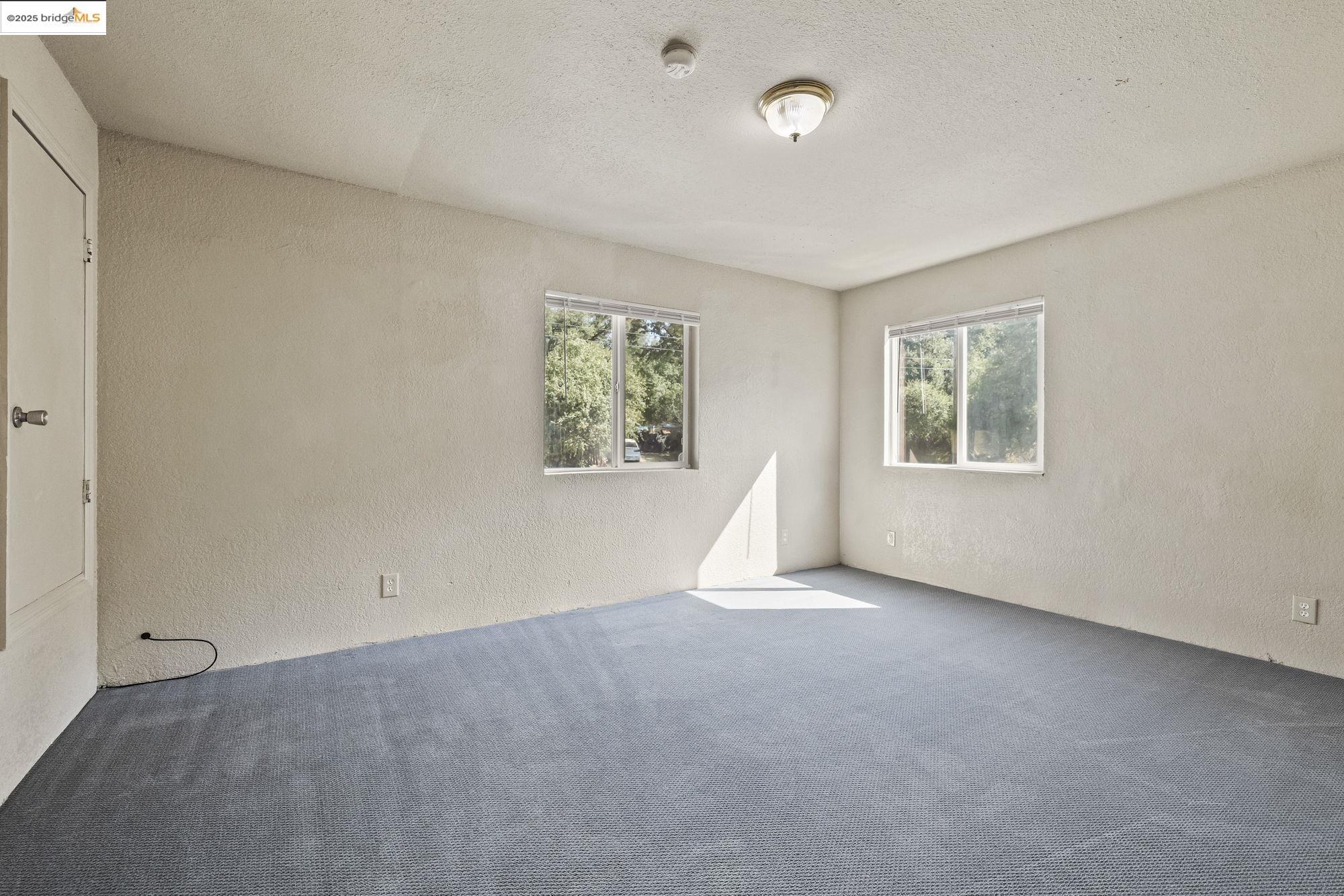 10702 10Th St