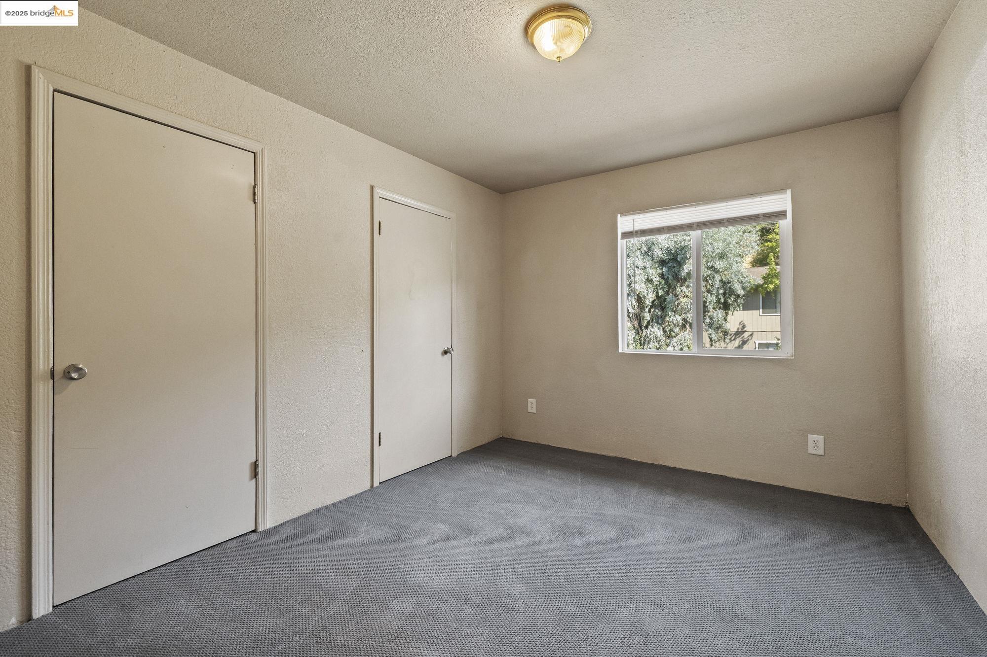 10702 10Th St