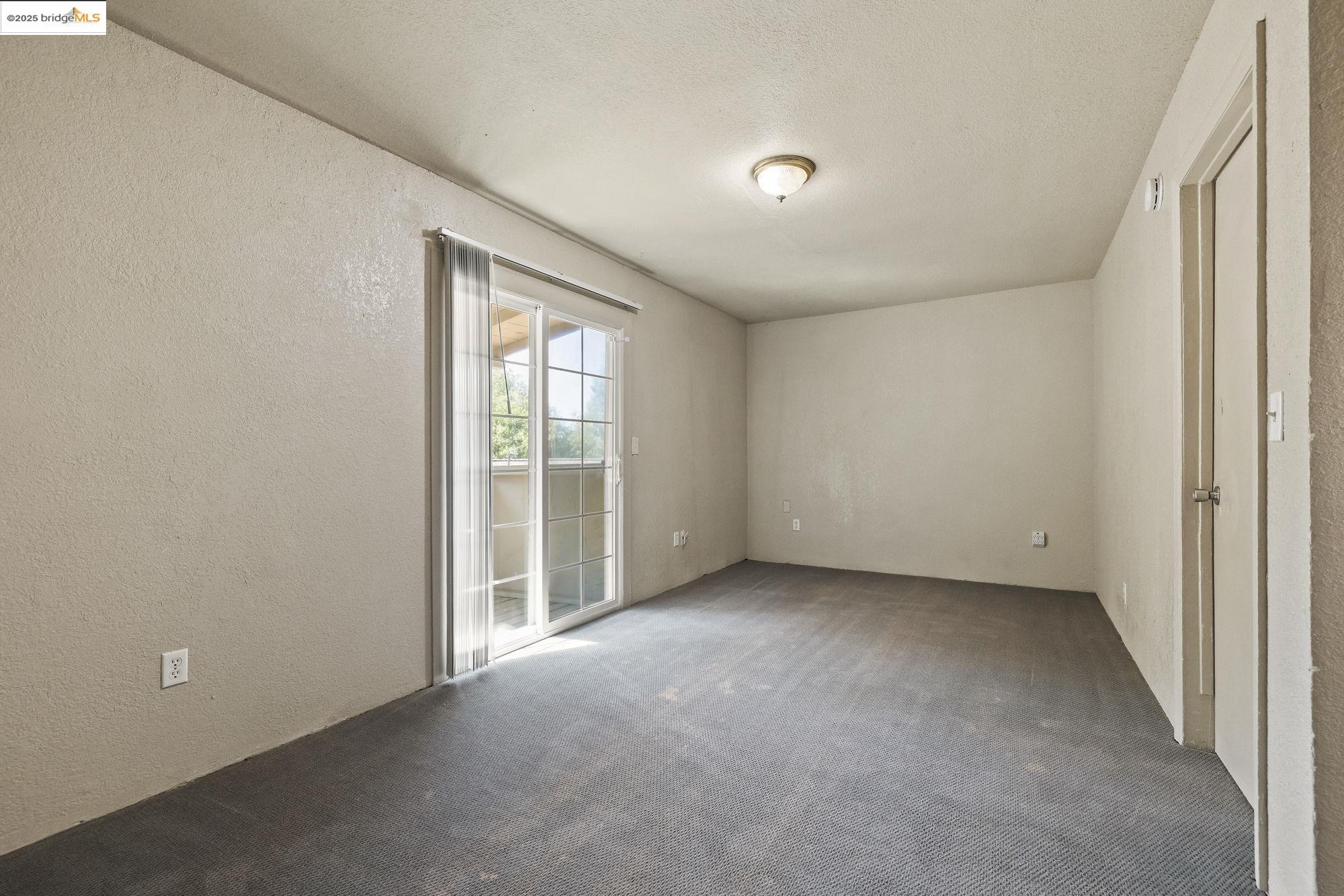 10702 10Th St