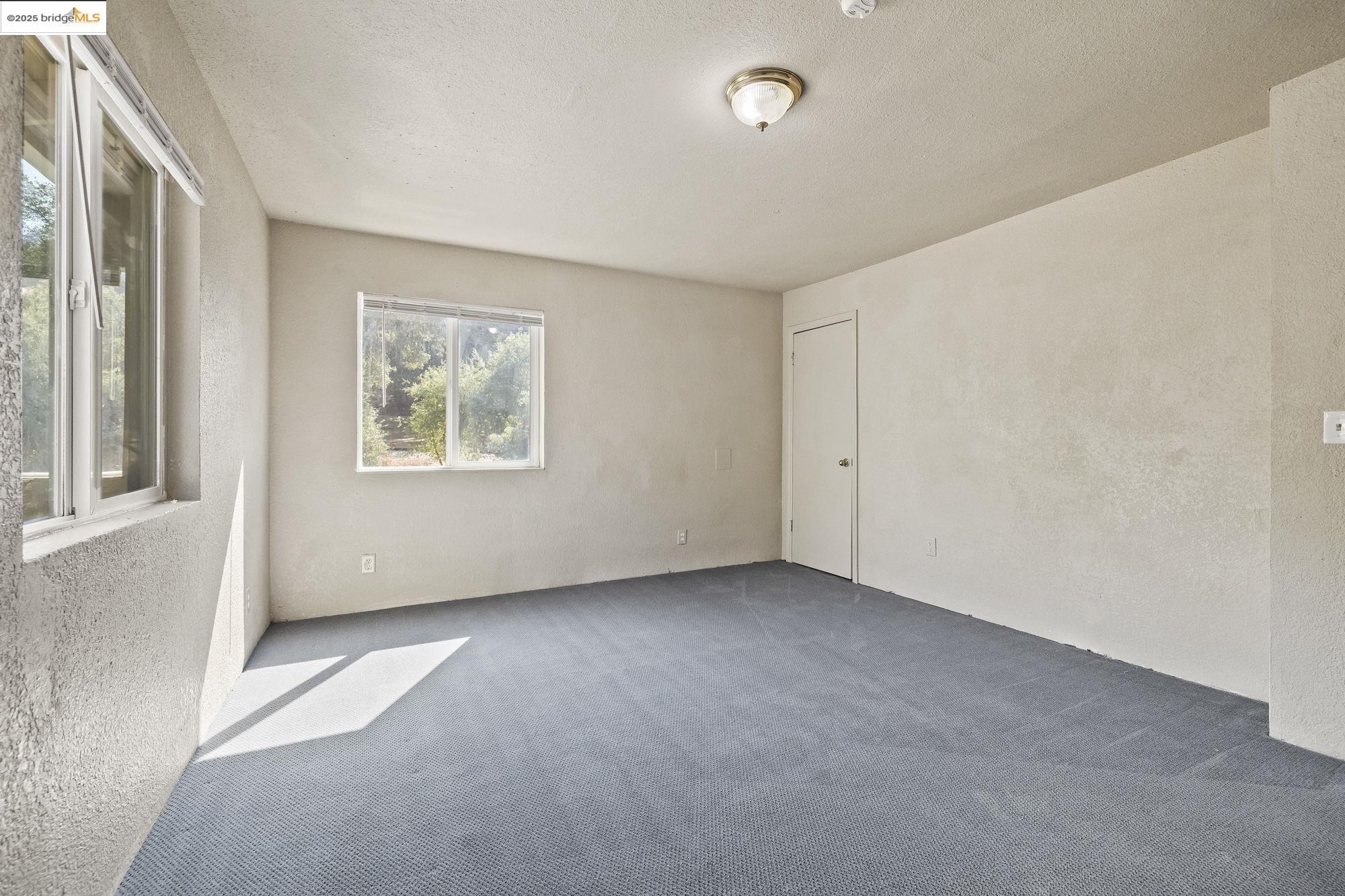 10702 10Th St