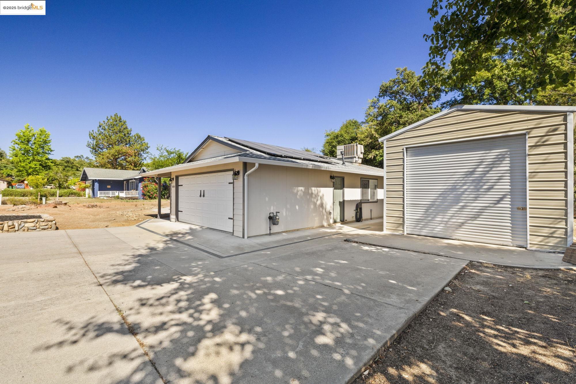 10855 Robinwood Ln