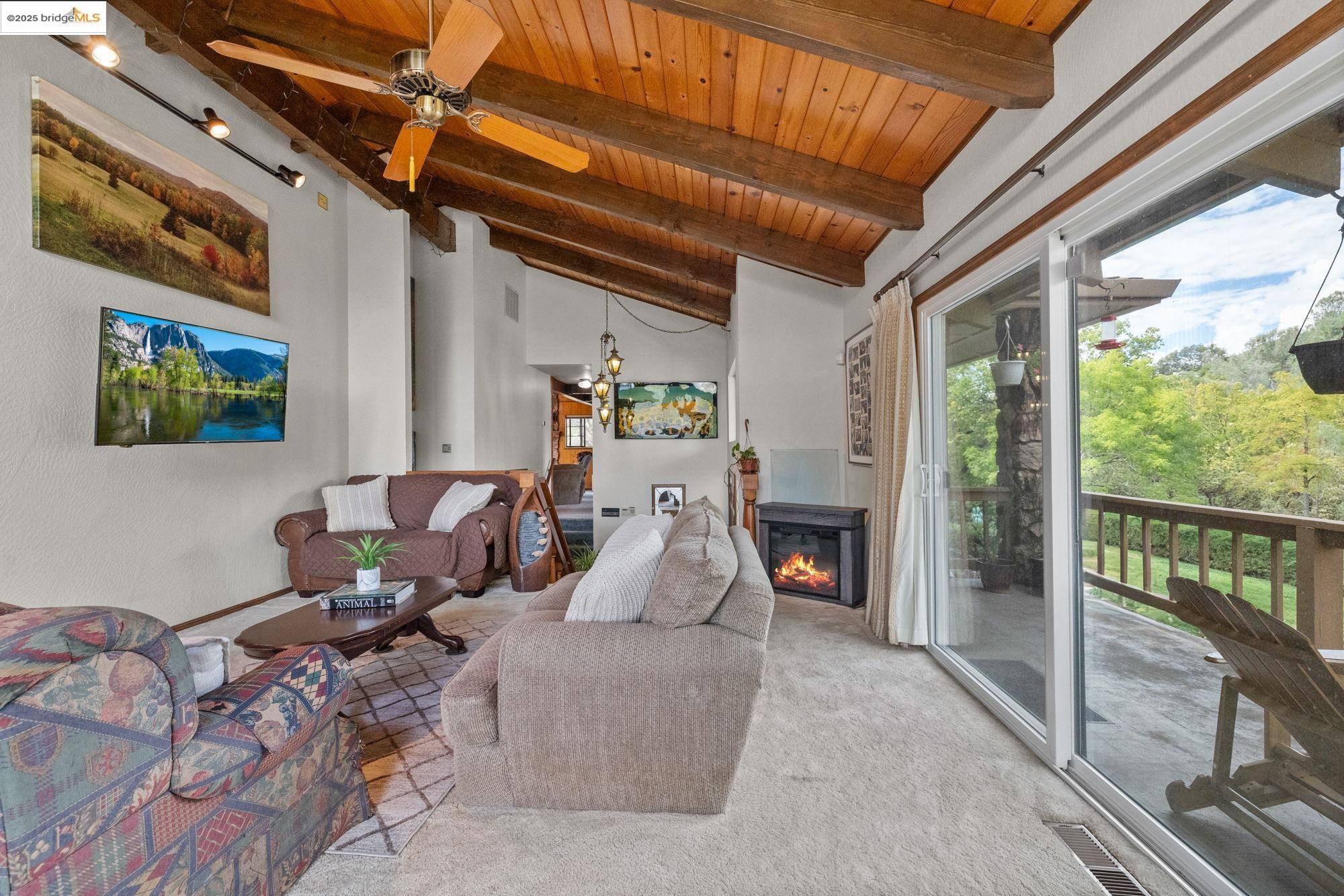 21950 Paseo De Los Portales Rd