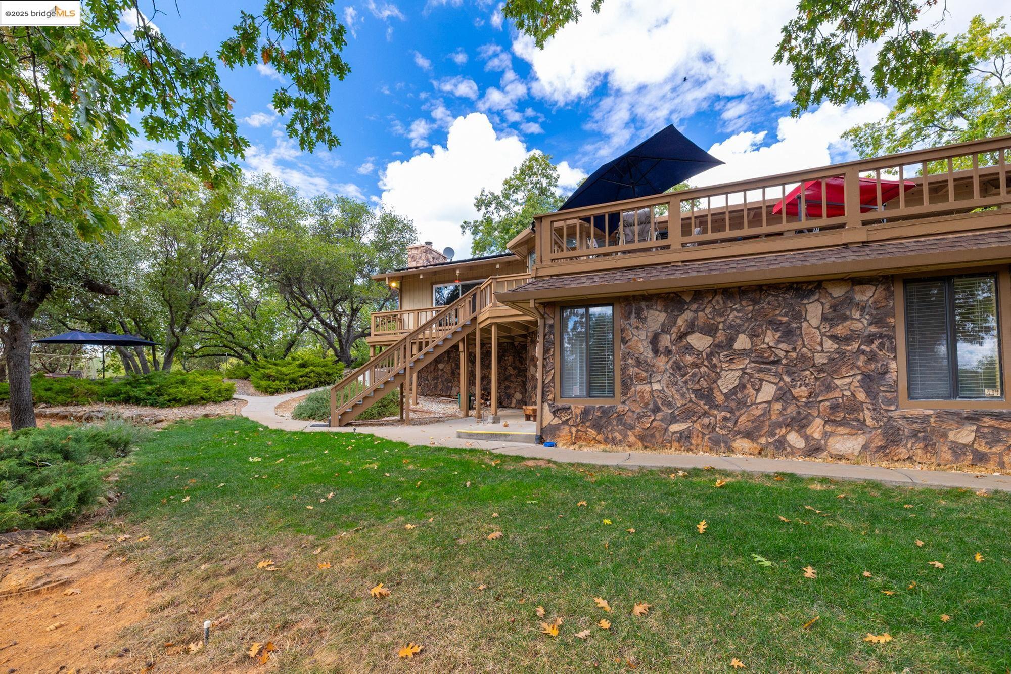 21950 Paseo De Los Portales Rd