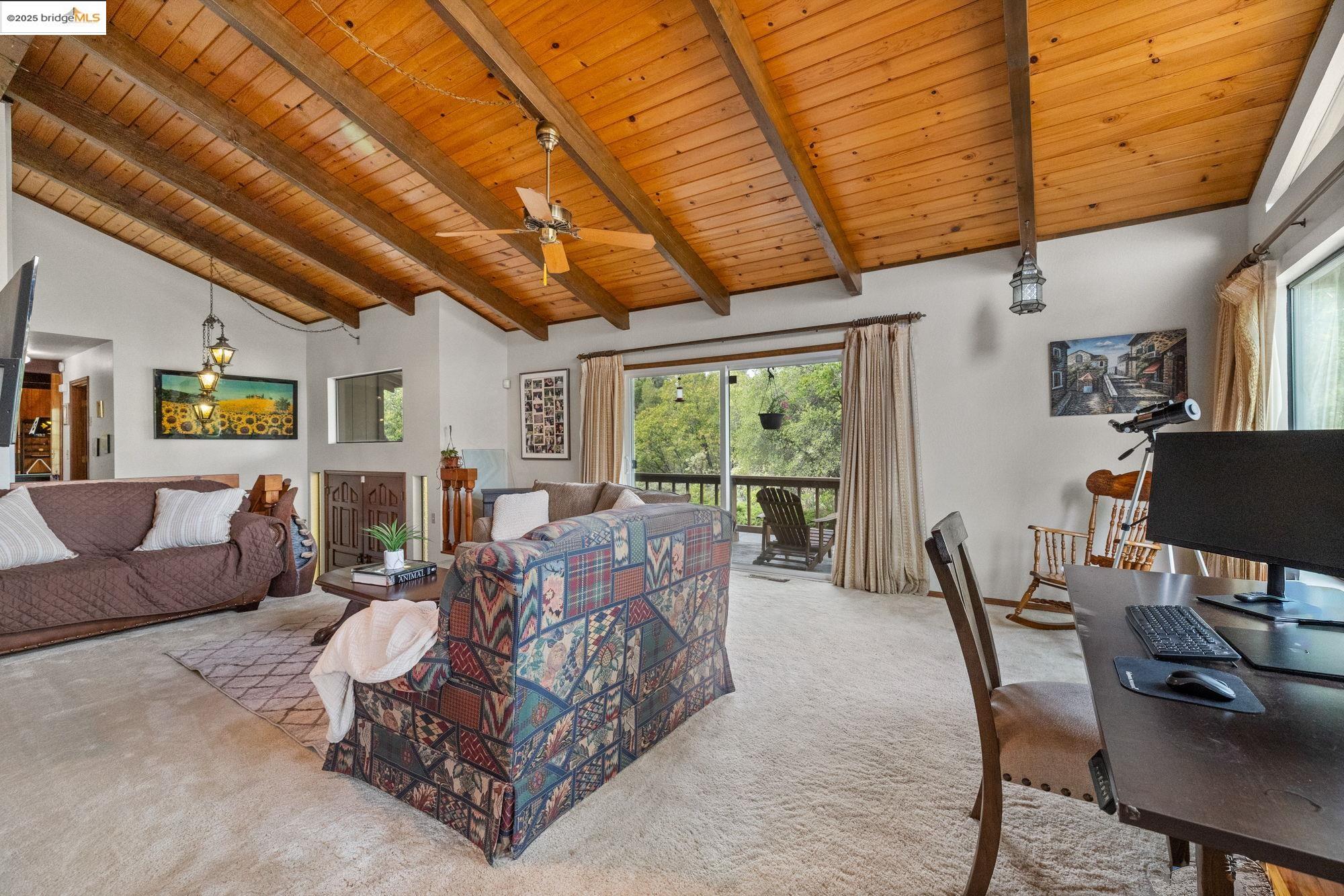 21950 Paseo De Los Portales Rd