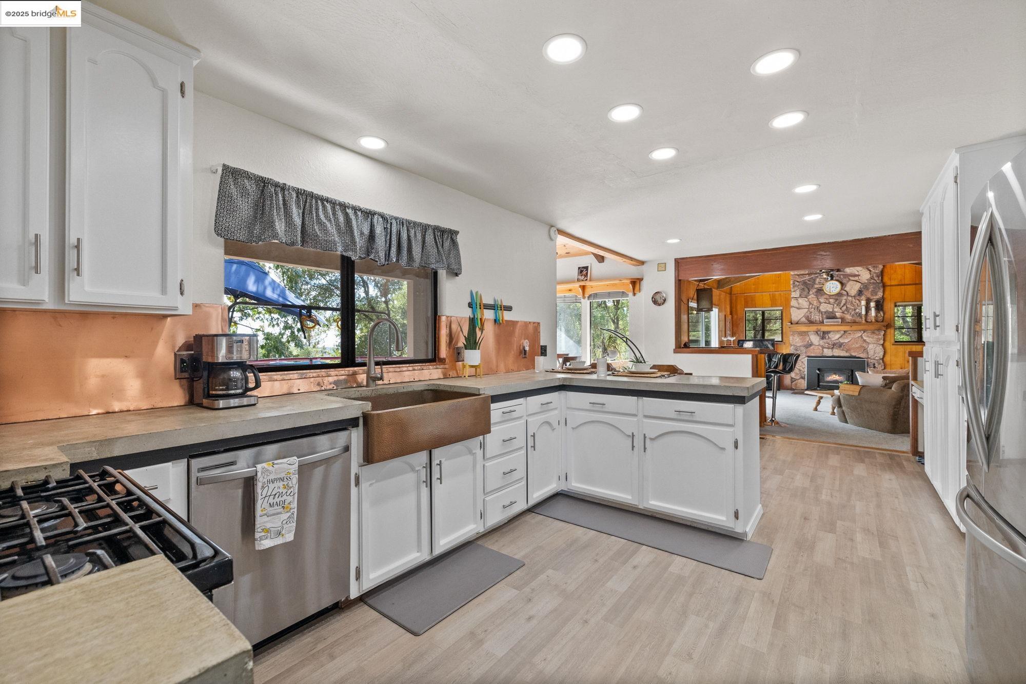 21950 Paseo De Los Portales Rd