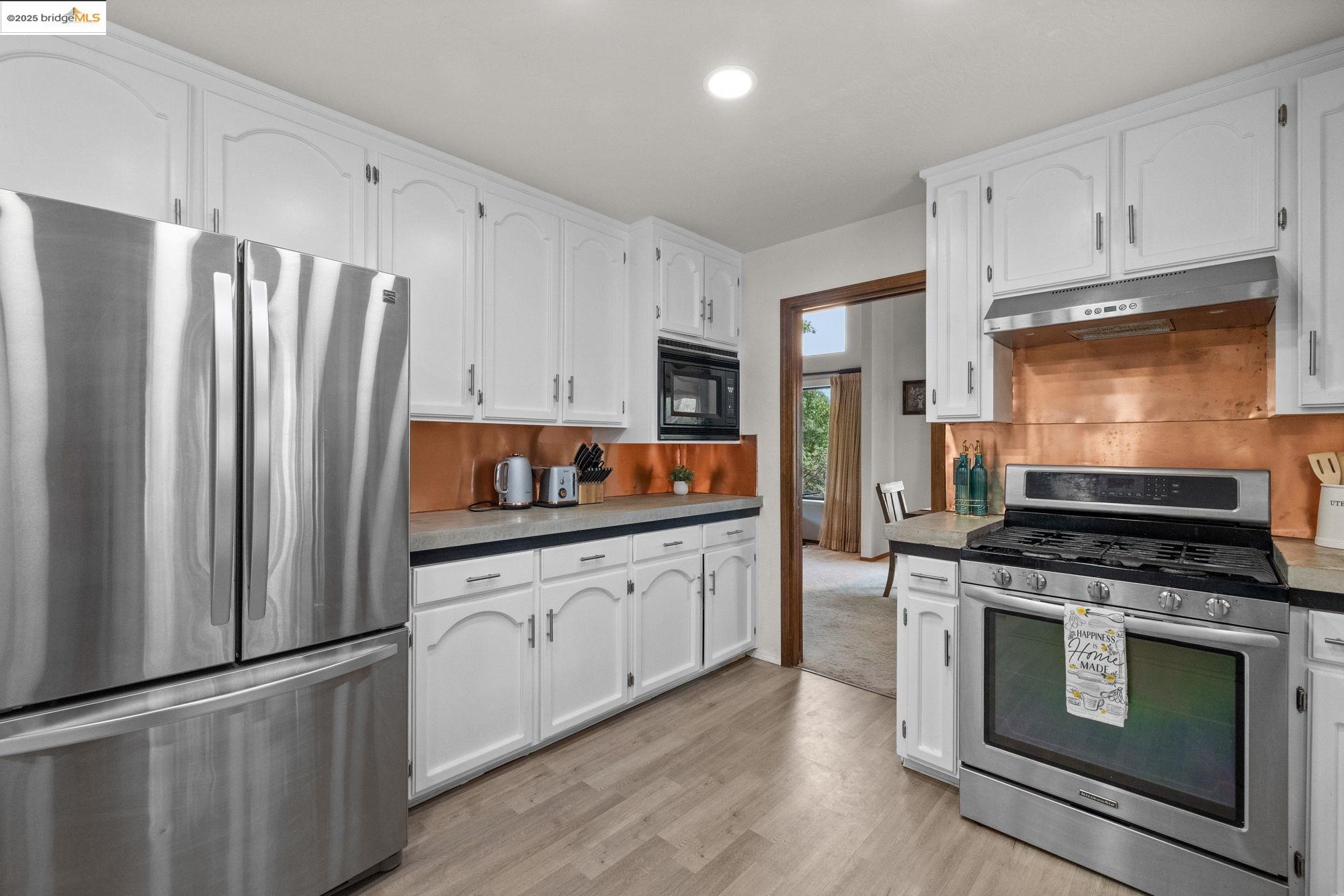 21950 Paseo De Los Portales Rd