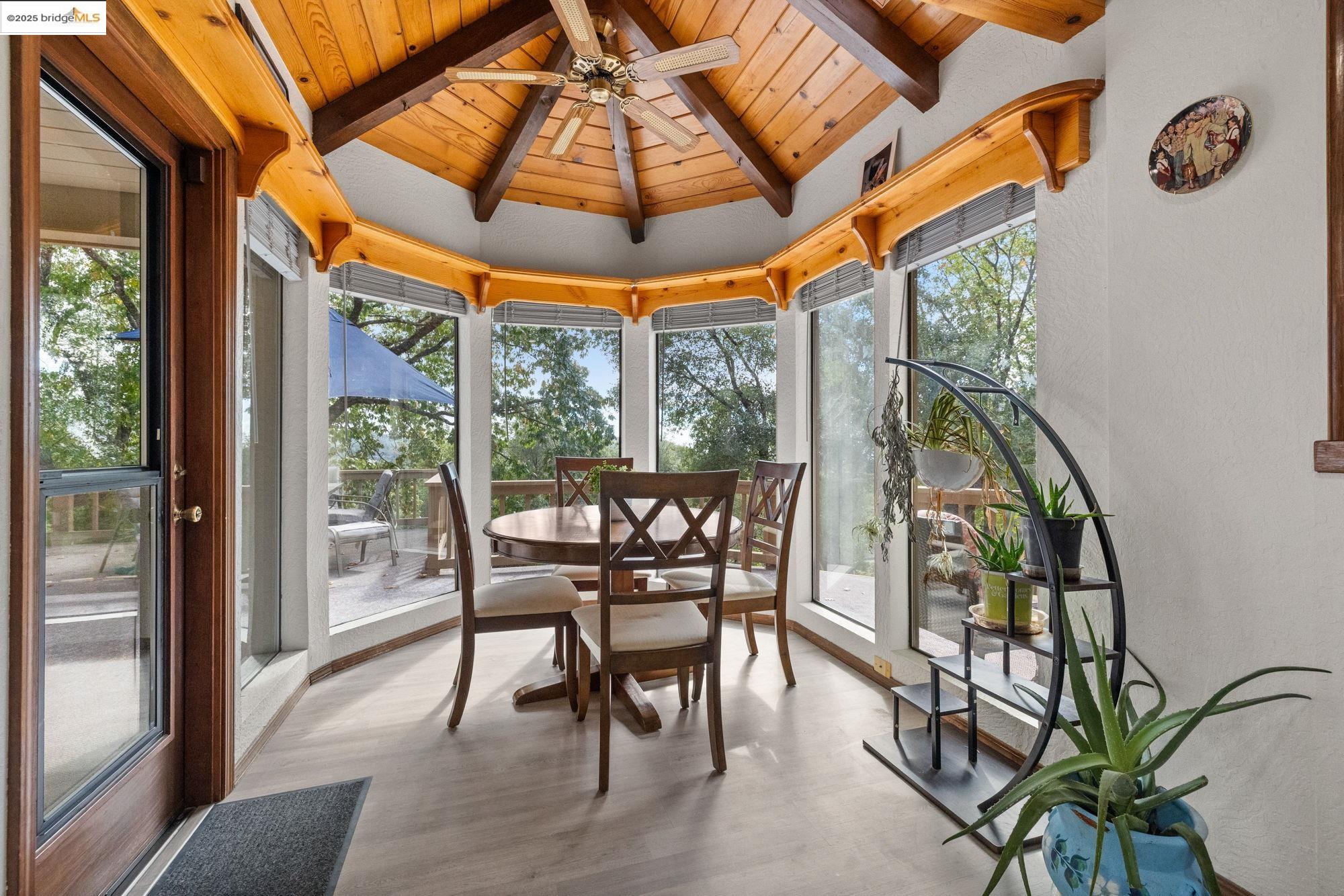 21950 Paseo De Los Portales Rd