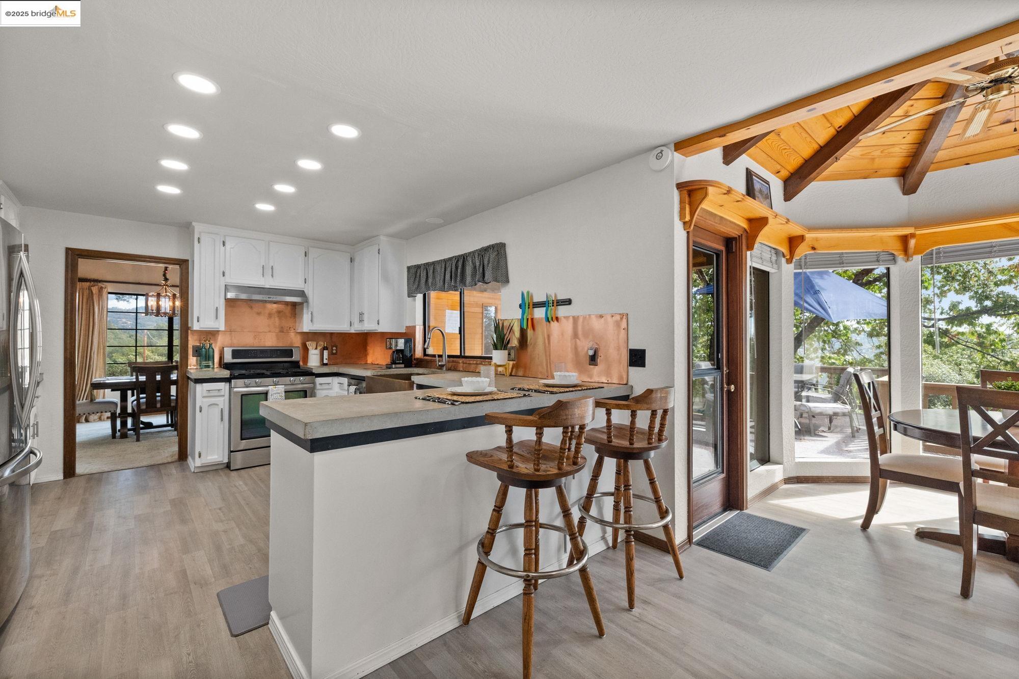 21950 Paseo De Los Portales Rd