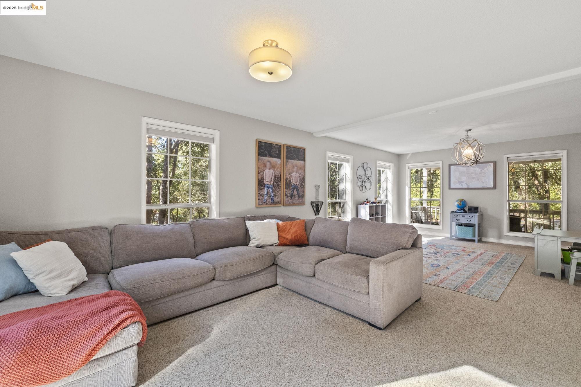 22373 Geraldine Cir