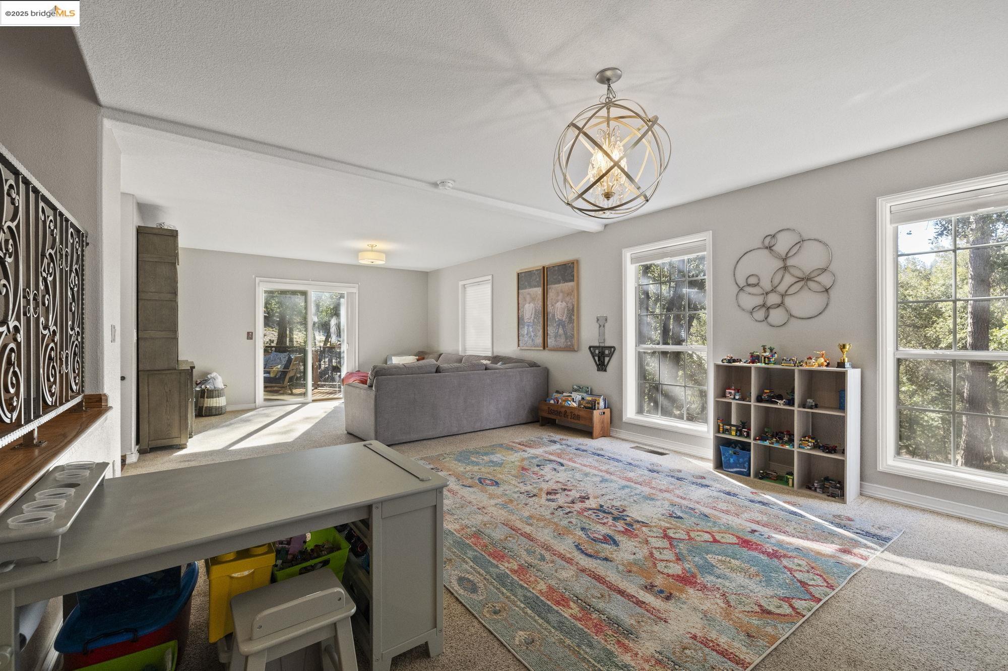 22373 Geraldine Cir