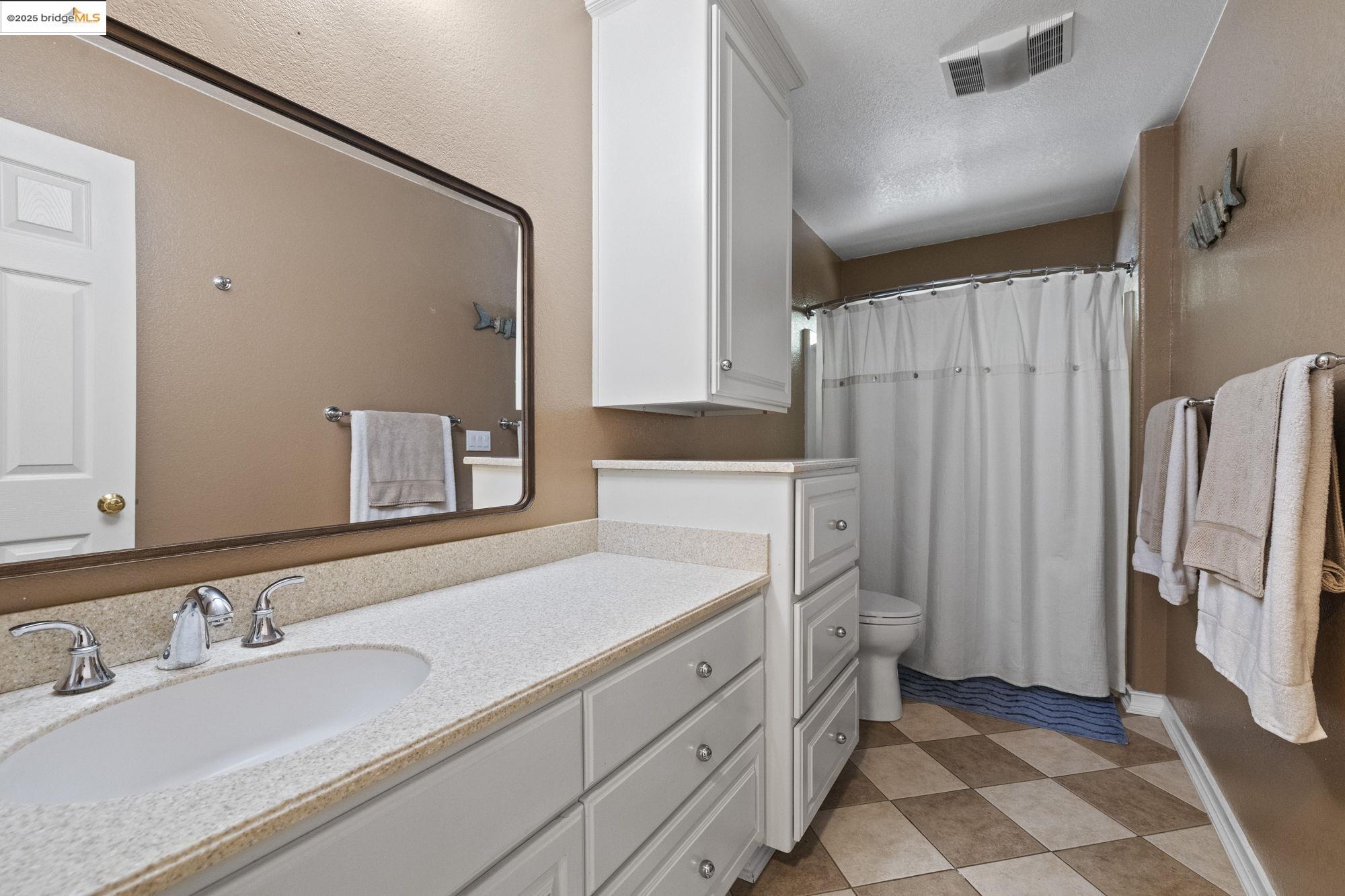 22373 Geraldine Cir