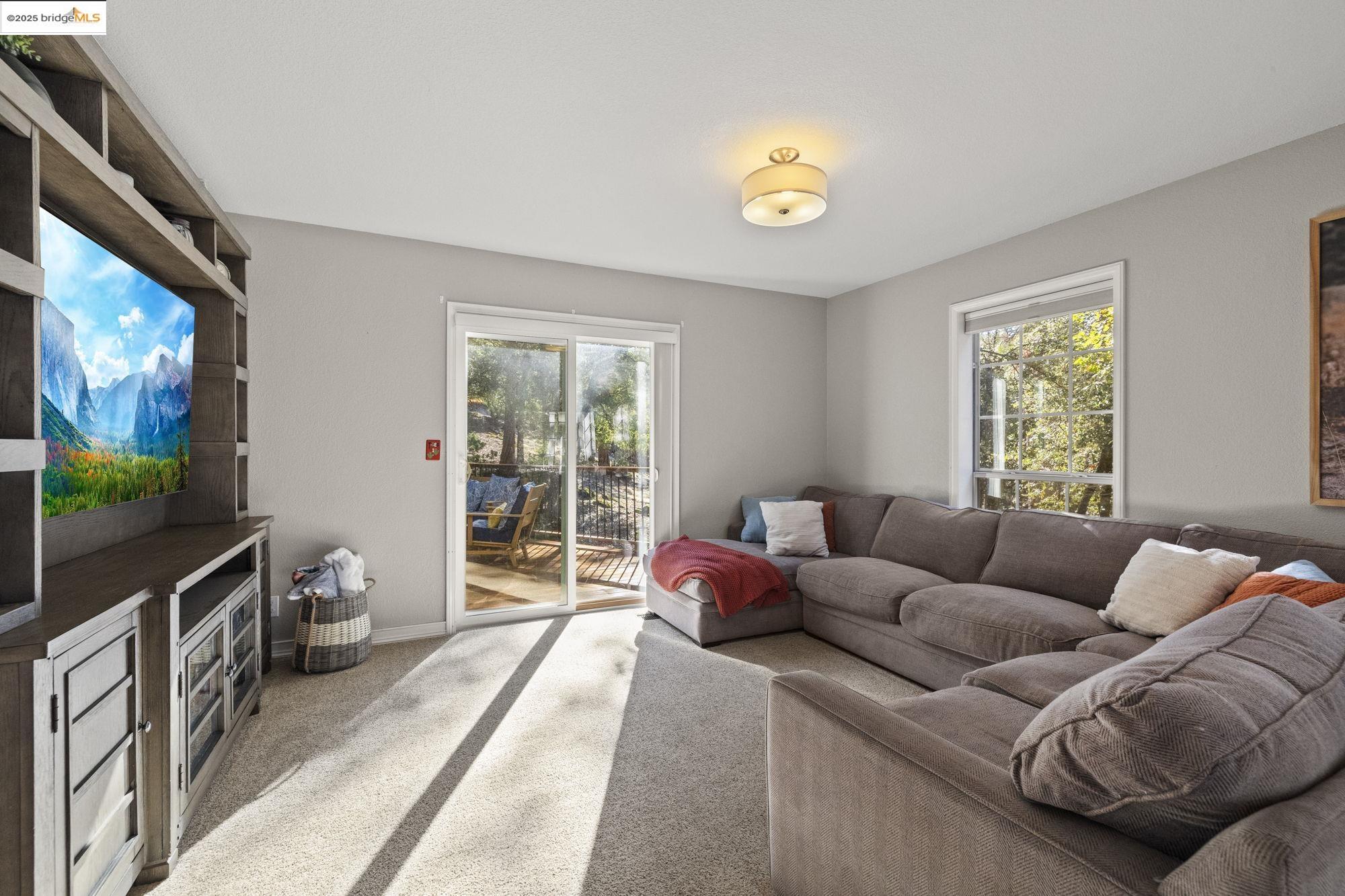 22373 Geraldine Cir