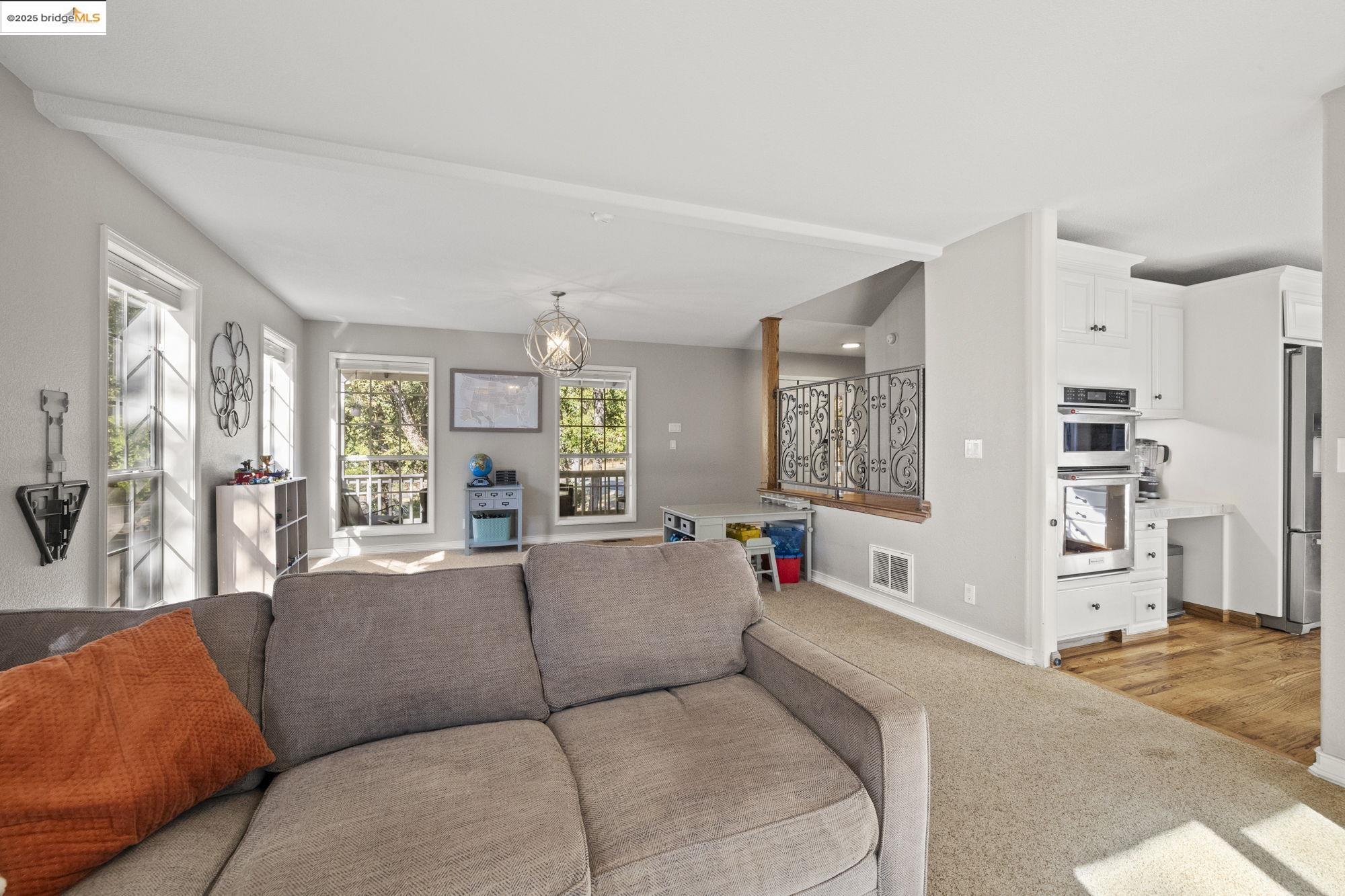 22373 Geraldine Cir