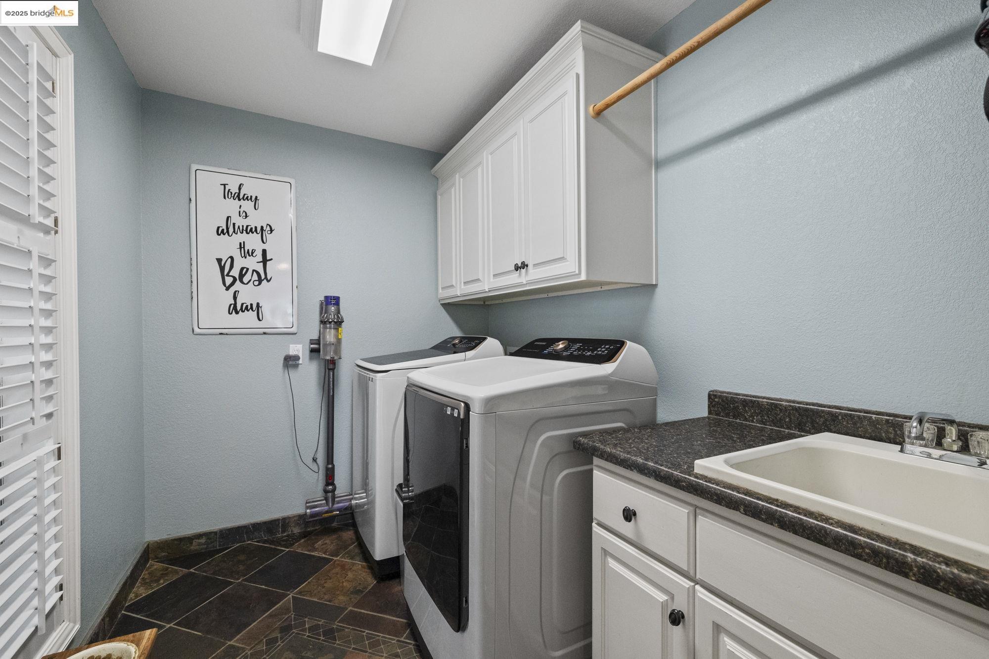 22373 Geraldine Cir
